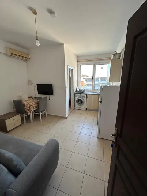 1+1 flat near the market and the bus station (Honda)